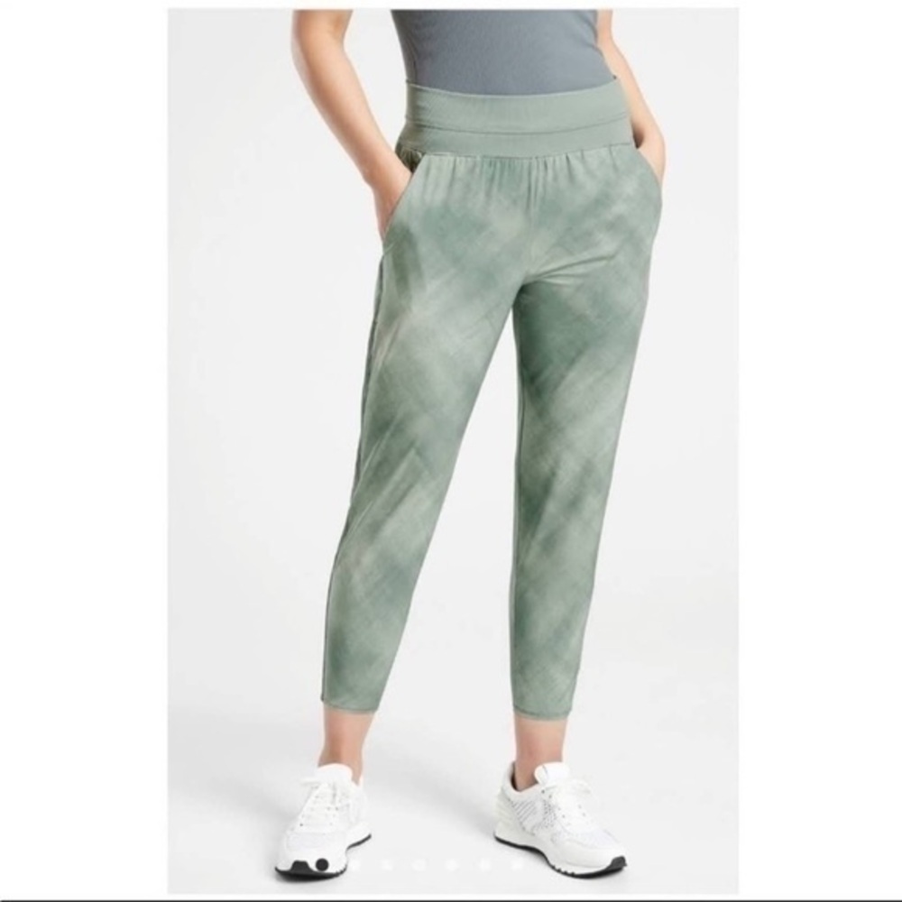 Athleta Nolita Slim Tapered Printed Drop Pants Size 12
